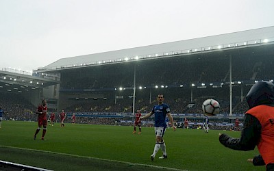 Geplaagd Everton houdt stand door de gouden hand van Sean Dyche